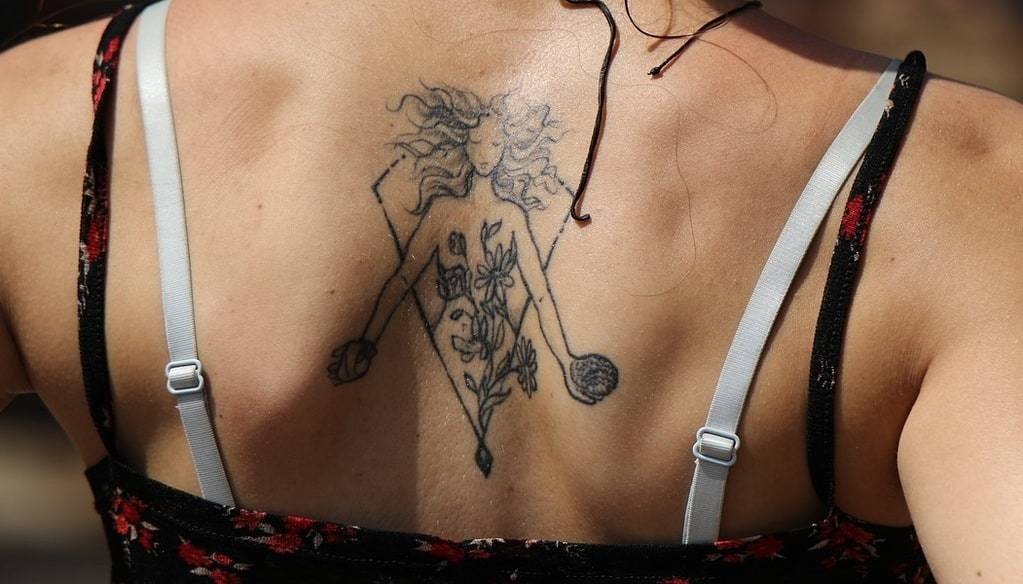 Galerie de tatouages minimalistes et leur élégance